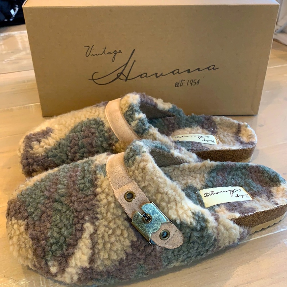 Vintage Havana Camo Sherpa Slipper Mules 🆕Size 9